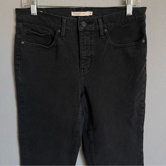 Levi's Premium Shaping Straight Leg Women's Black Jeans Size 30 - Picture 2 of 9